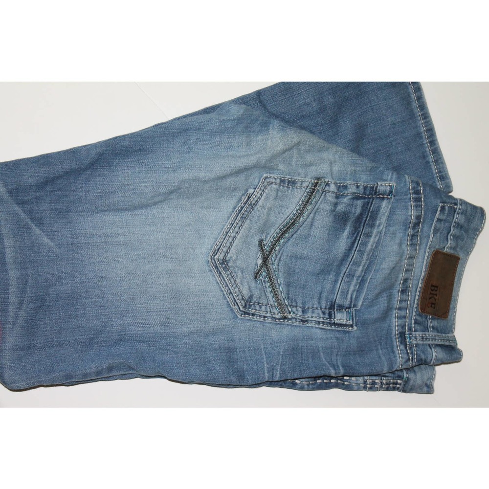 BKE Carter Straight Distressed  33 R Jeans